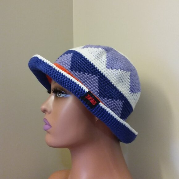 Romantic Crocheted Bucket Hat - Picture 6 of 13
